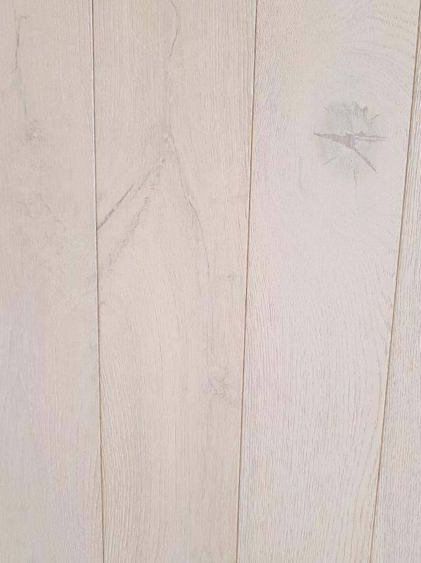 15mm x 4mm x190mm White Lacquered Engineered Oak Wood Flooring