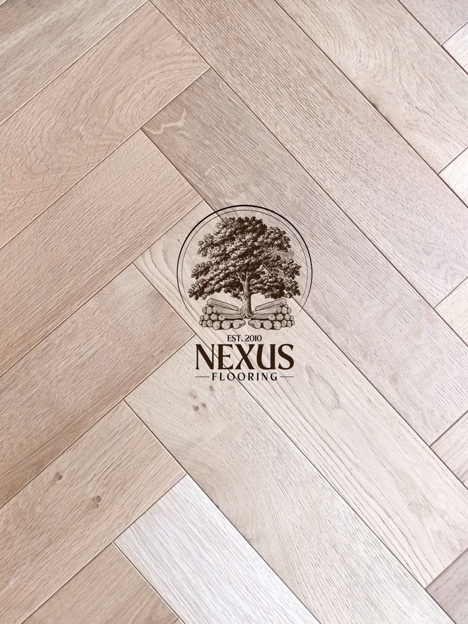 Brushed Lacquered Click Herringbone Engineered Oak 14 x 3 x 150x 600 Wood Flooring