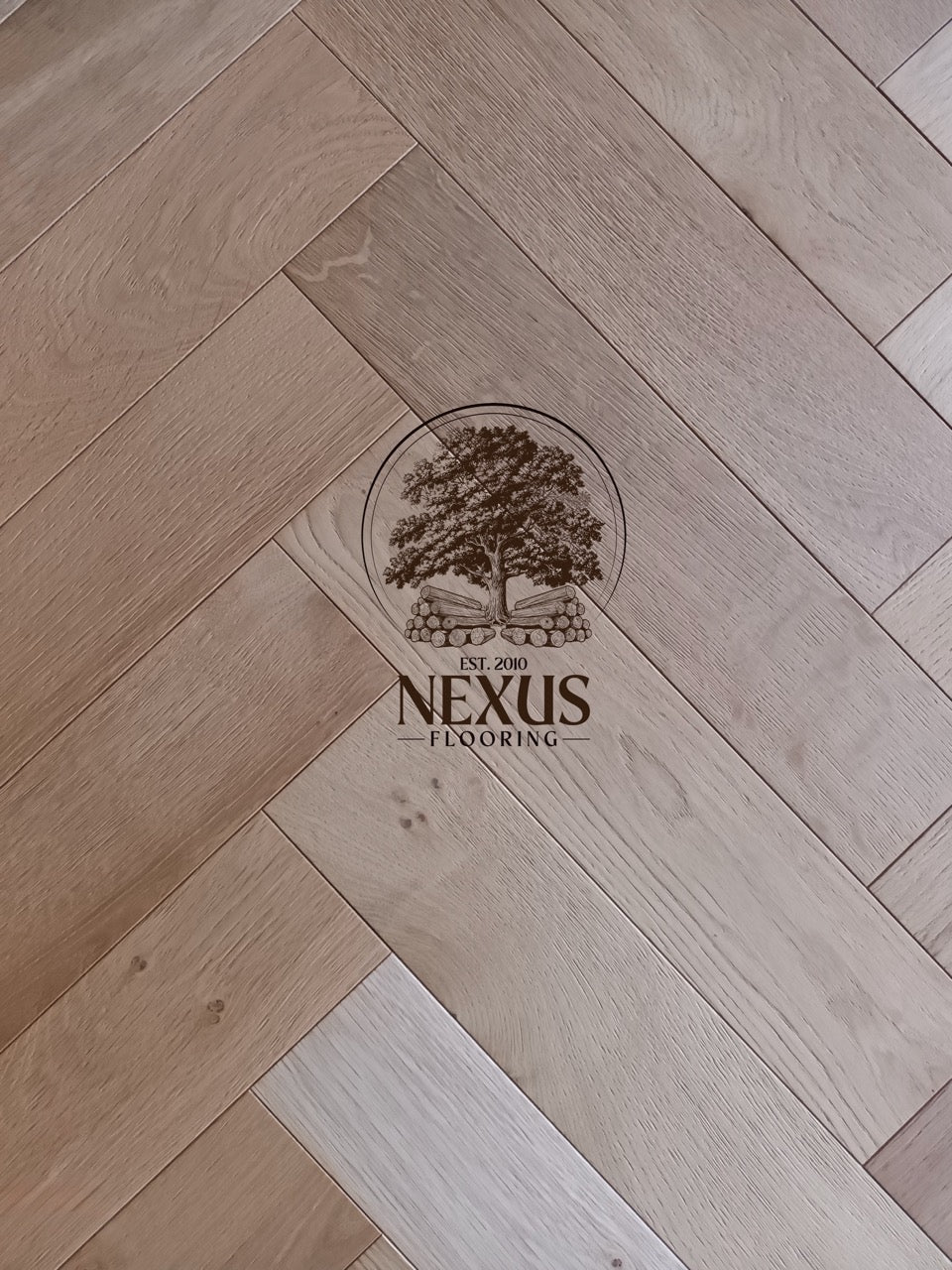 Brushed Lacquered Click Herringbone Engineered Oak 14 x 3 x 150x 600 Wood Flooring
