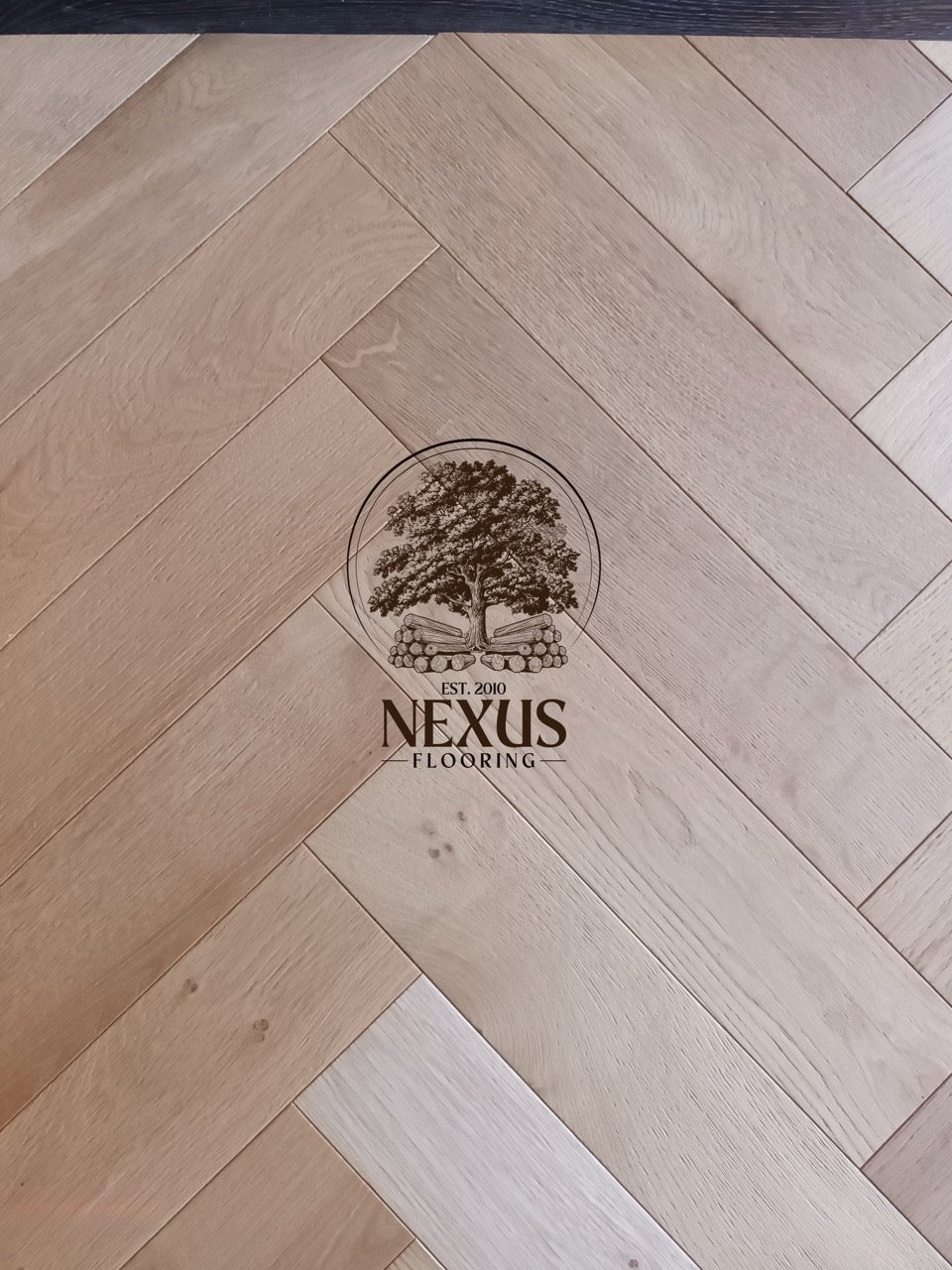 Brushed Lacquered Click Herringbone Engineered Oak 14 x 3 x 150x 600 Wood Flooring