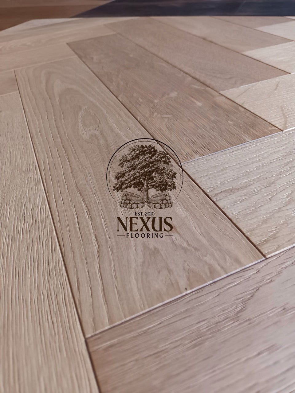 Brushed Lacquered Click Herringbone Engineered Oak 14 x 3 x 150x 600 Wood Flooring