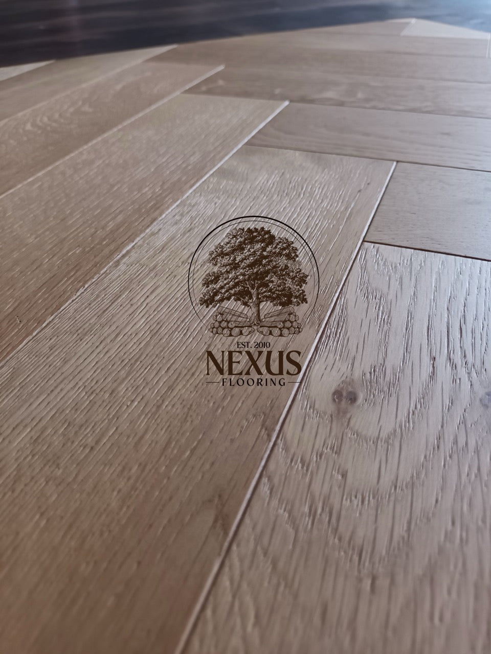 Brushed Lacquered Click Herringbone Engineered Oak 14 x 3 x 150x 600 Wood Flooring