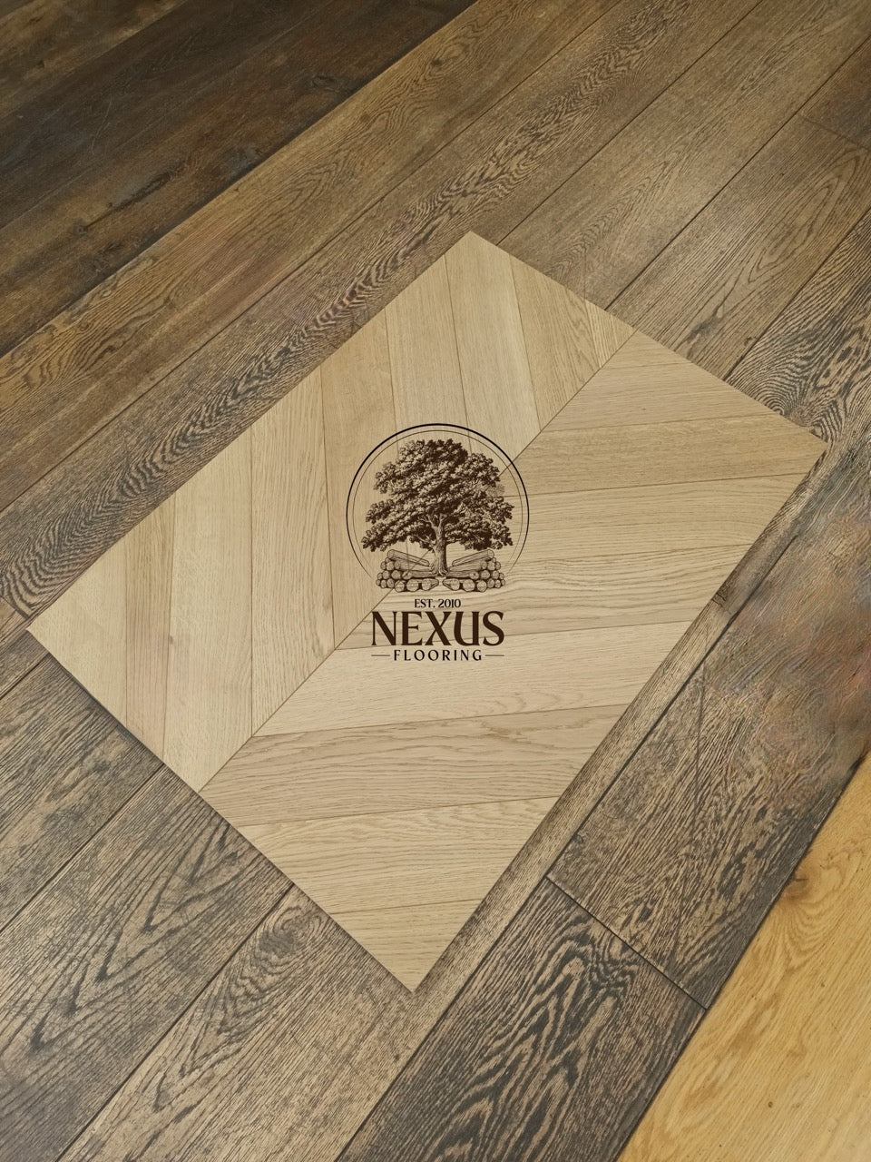 Engineered Chevron 14mm x3mm x90mm x510mm Oak Natural Brushed Matt Lacquered Prime Grade