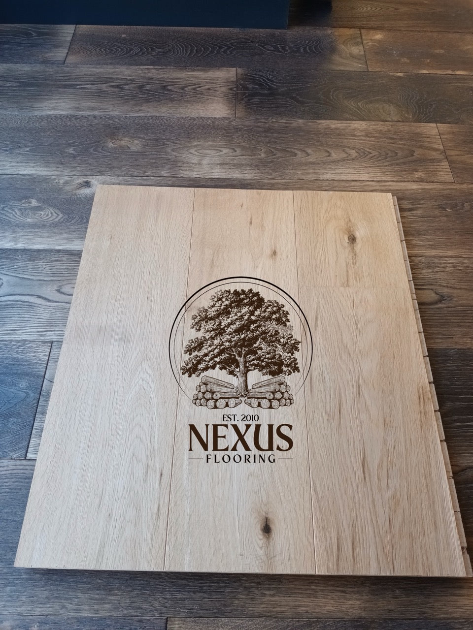 14mm x 3mm x 190mm Brushed Lacquered T & G Engineered Oak Wood Flooring