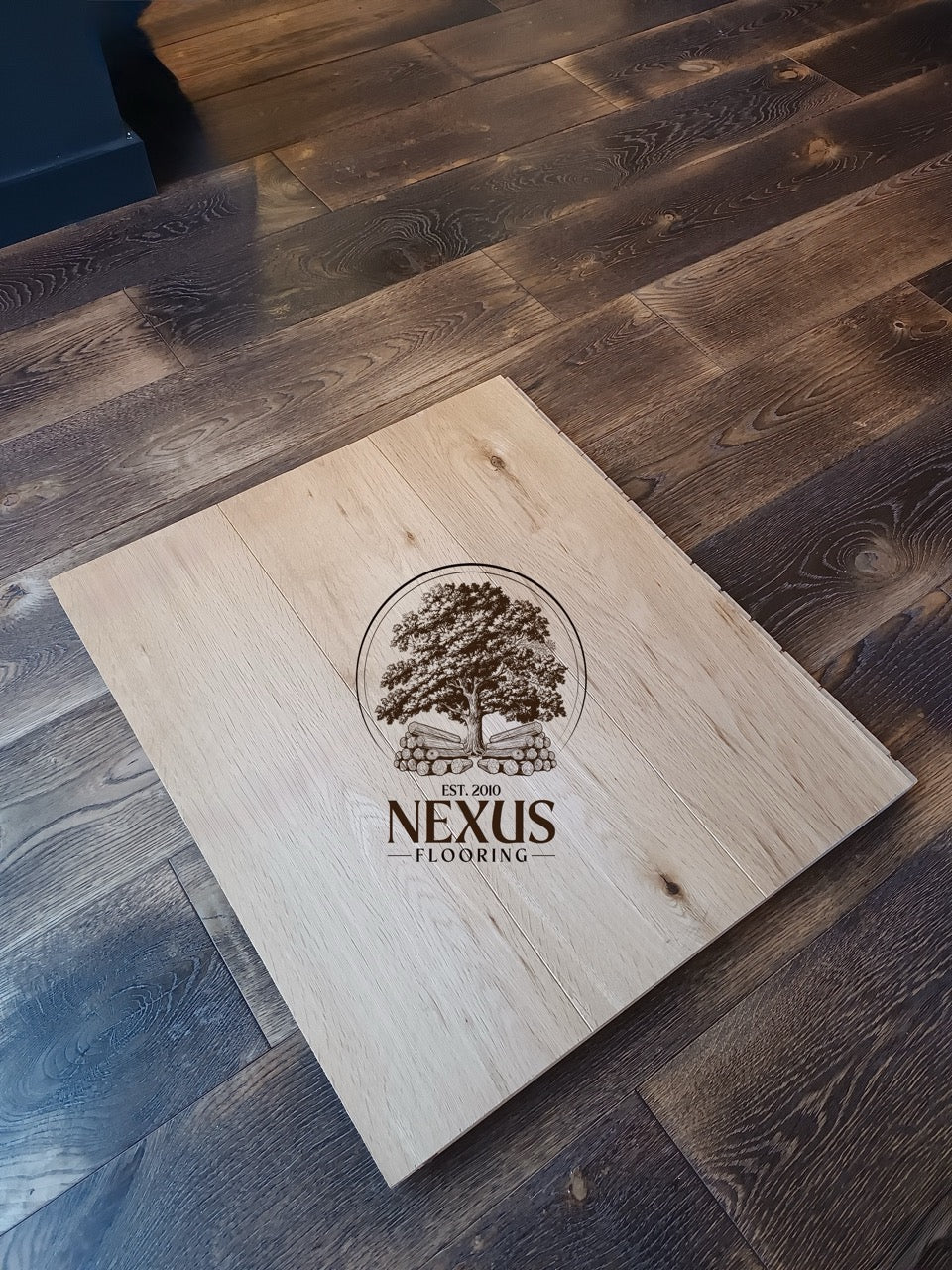 14mm x 3mm x 190mm Brushed Lacquered T & G Engineered Oak Wood Flooring