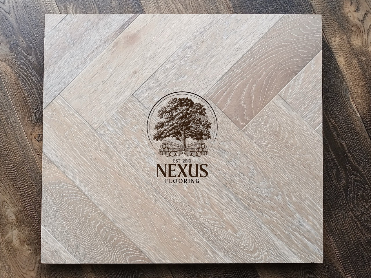 White Washed Lacquered Herringbone Engineered Oak 15mm x 3mm x 120mm x 600mm Wood Flooring(Prime Grade)