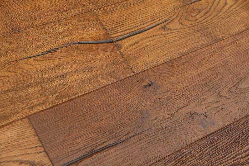 14mm x 3mm x 190mm Distressed Light Engineered Oak Wood Flooring