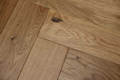 Lacquered Herringbone Engineered Oak 18 x 4 x 90x 400 Wood Flooring