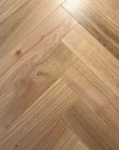 Brushed Lacquered Click Herringbone Engineered Oak 14 x 3 x 150x 600 Wood Flooring