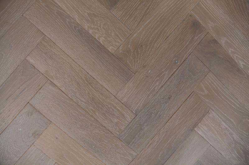 Solid White Washed Parquet Herringbone Block Oak 18 x 70