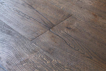 18mm x 4mm x 300mm Engineered Vintage Distressed Brushed Oak Wood Flooring