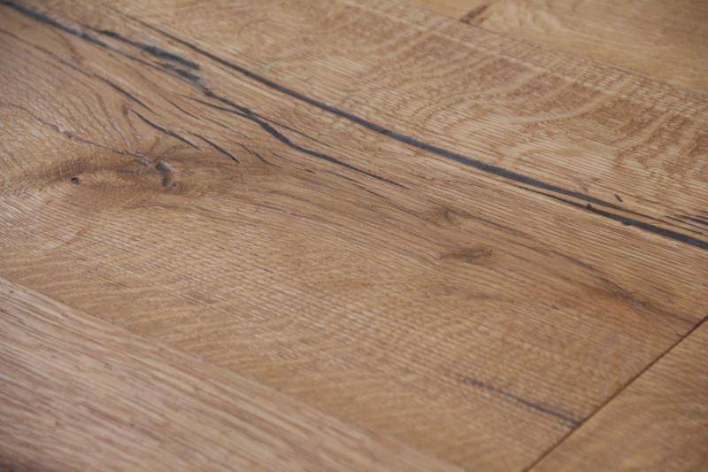 18mm x 4mm x 300mm Engineered Natural Distressed Brushed Waxed Oak Wood Flooring