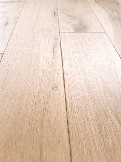 18mm x 150m Lacquered Solid Oak Wood Flooring