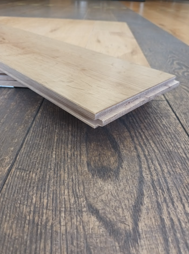 18mm x 150m Lacquered Solid Oak Wood Flooring