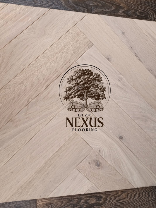 Engineered Herringbone 14mmx3mm x90mm x450mm Brushed Invisible Lacquered Oak