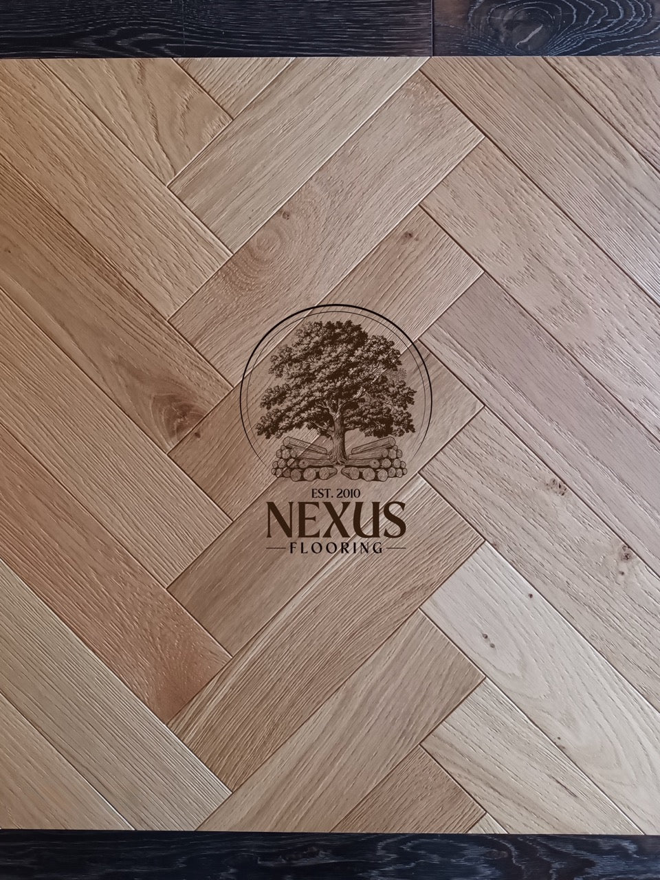 Engineered Brushed Oiled  Parquet Herringbone Block Oak 18mm x4mm x90mmx400mm