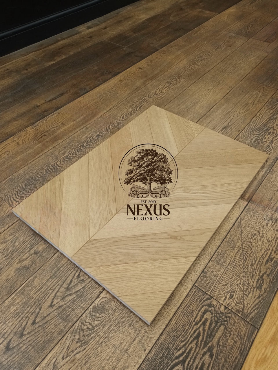 Engineered Chevron 14mm x3mm x90mm x510mm Oak Natural Brushed Matt Lacquered Prime Grade