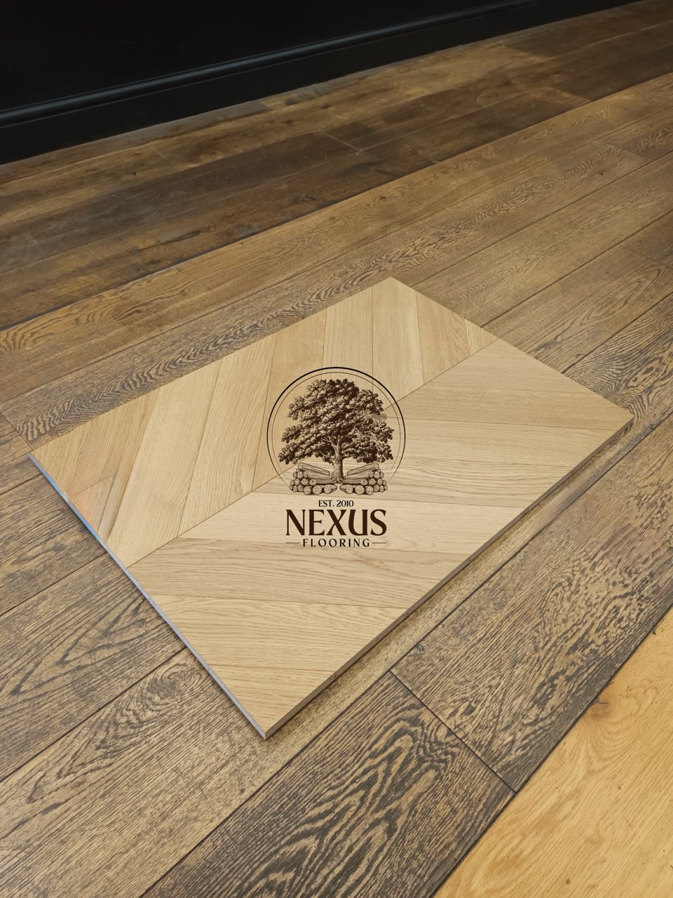 Engineered Chevron 14mm x3mm x90mm x510mm Oak Natural Brushed Matt Lacquered Prime Grade