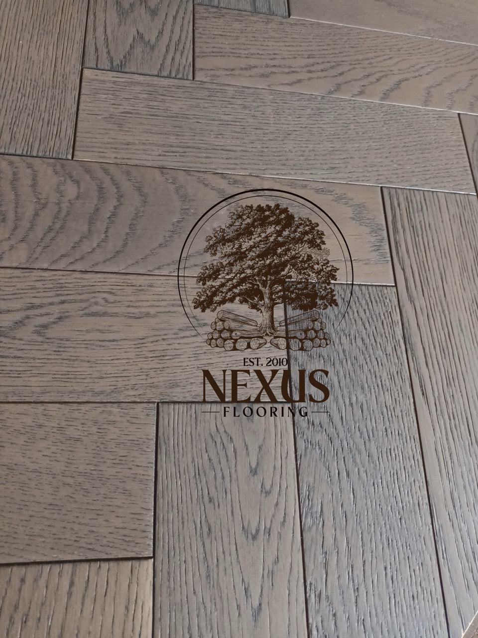Engineered Herringbone 18mm x90mm x400mm,Gaxaly Grey Bark  (Brushed Matt Lac)
