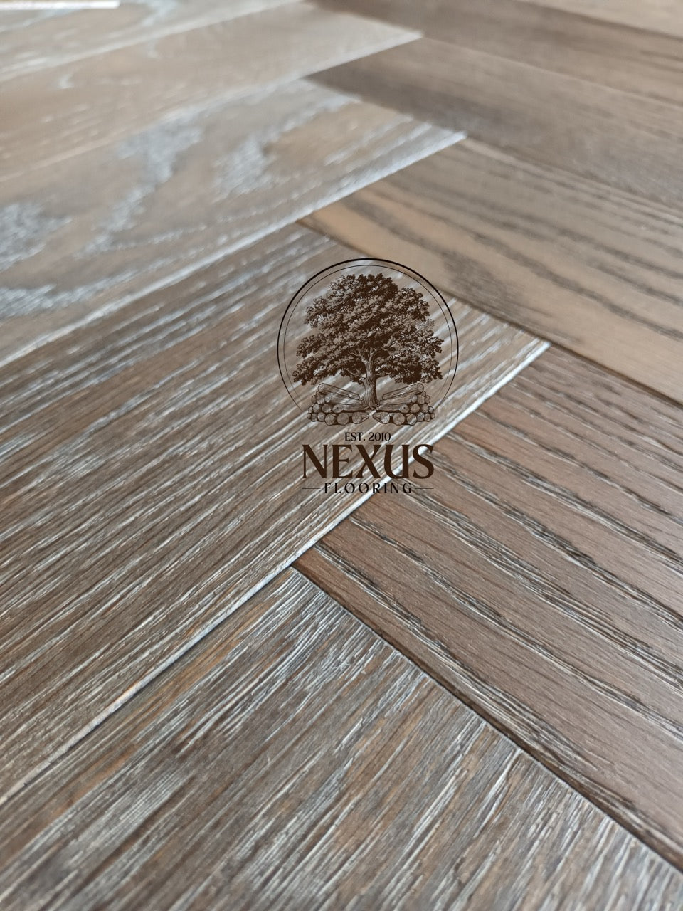 Engineered Herringbone 18mm x4mm x80mm x300mm, Graphite grey( Brushed Matt Lac)
