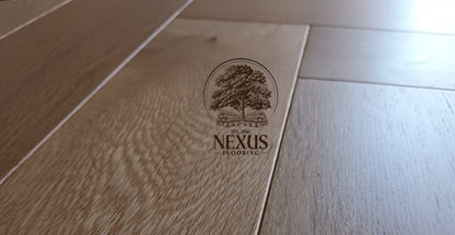 Parquet Herringbone Lacquered Oak 18mm x 4mm x 90mm x 400mm
