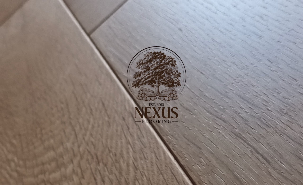 Parquet Herringbone Lacquered Oak 18mm x 4mm x 90mm x 400mm