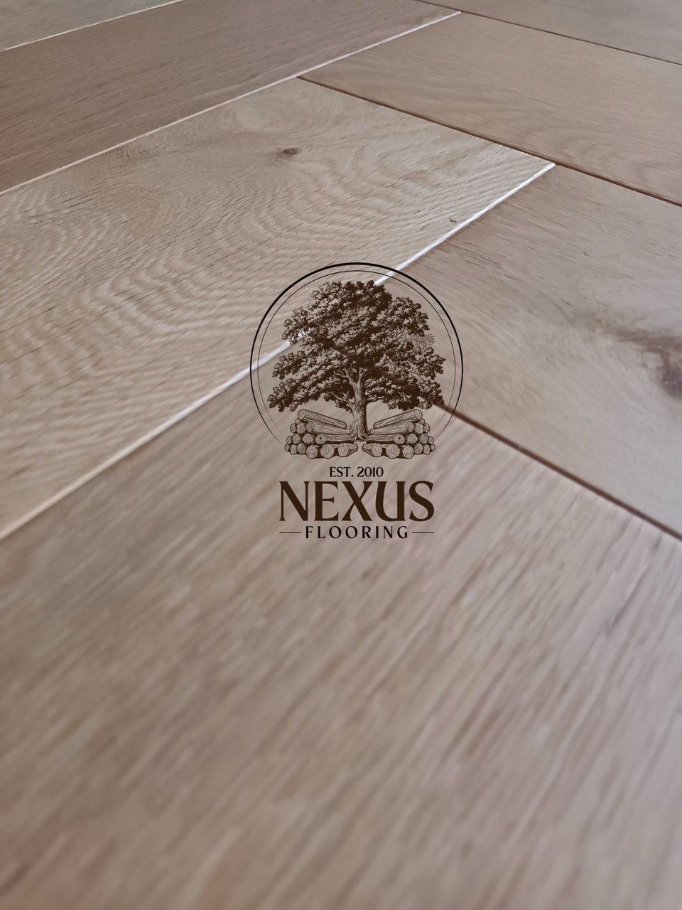 Parquet Herringbone Lacquered Oak 18mm x 4mm x 90mm x 400mm