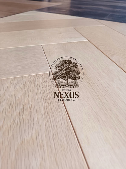 Parquet Herringbone Lacquered Oak 18mm x 4mm x 90mm x 400mm