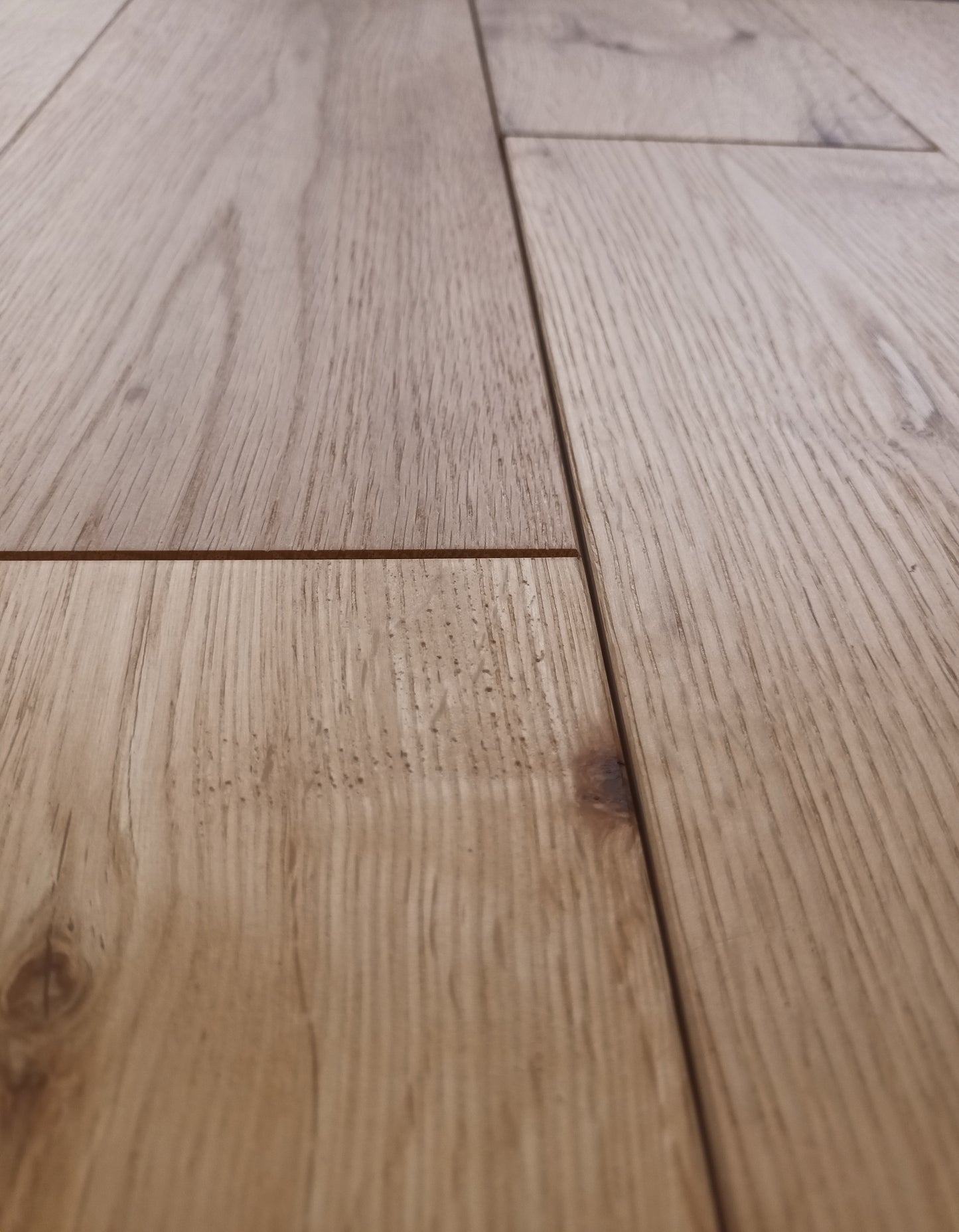 18mm x 125mm Brushed Oiled Solid Oak Wood Flooring