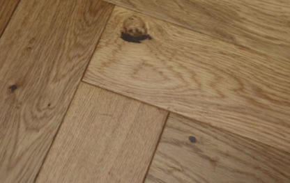 Parquet Herringbone Lacquered Oak 18mm x 4mm x 90mm x 400mm