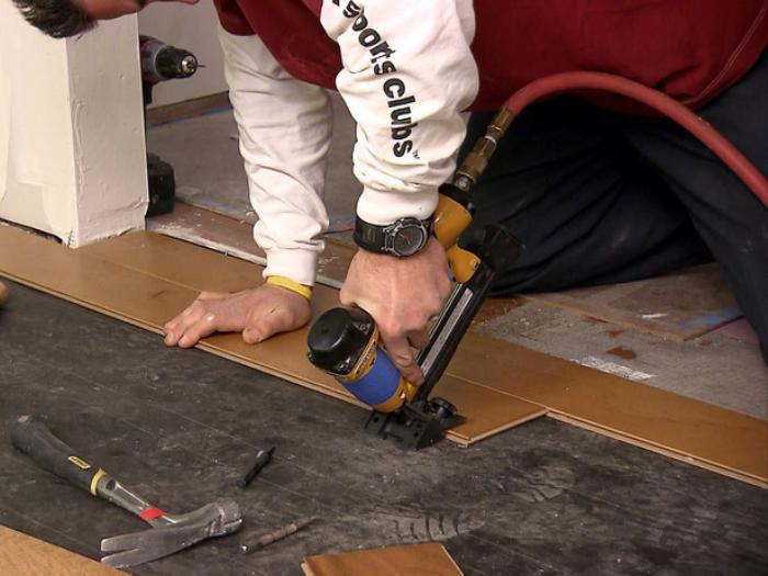 Staple Engineered Flooring Top Ers, How To Staple Engineered Hardwood Flooring